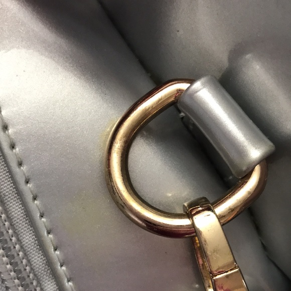 Julia & MICHAEL Stylish Patent Leather Handbag with detachable Shoulder Strap. - Picture 12 of 16